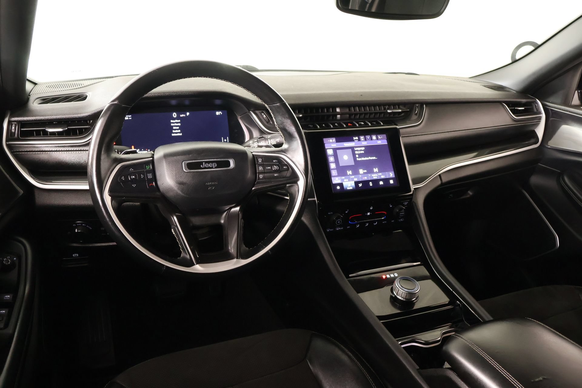 Used 2021 Jeep Grand Cherokee L Laredo RWD image 2