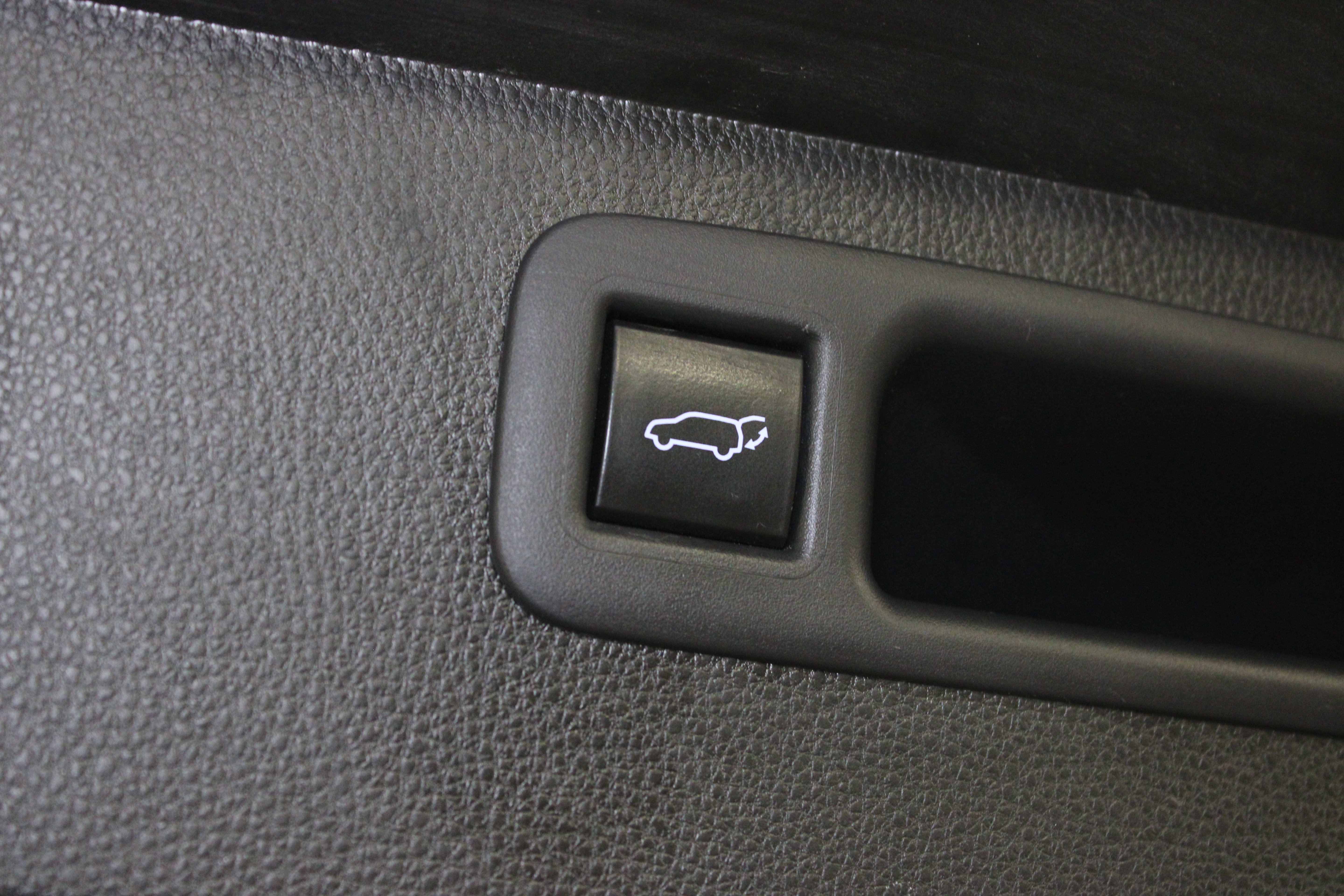 Used 2022 Toyota Highlander XLE AWD/4WD image 15