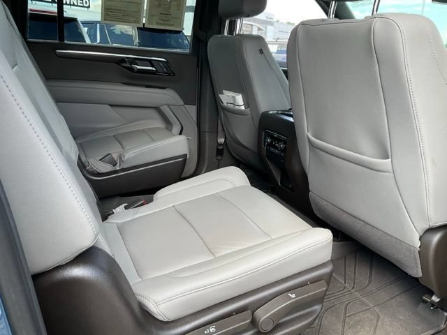 Certified 2025 Chevrolet Suburban LT w/ Comfort Package AWD/4WD image 21