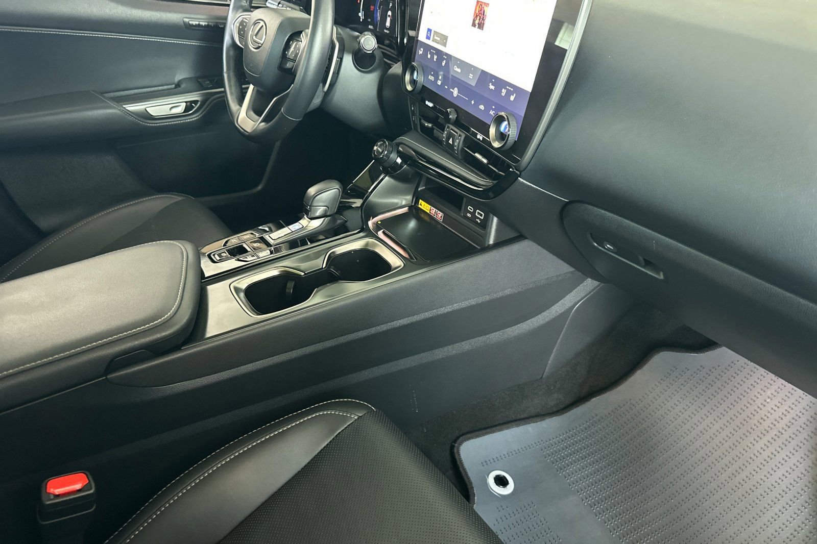 Used 2025 Lexus NX 450h+ AWD w/ Accessory Package (Z2) image 13