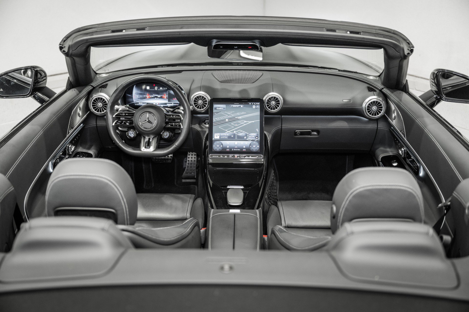 Used 2023 Mercedes-Benz SL 63 AMG 4MATIC image 26