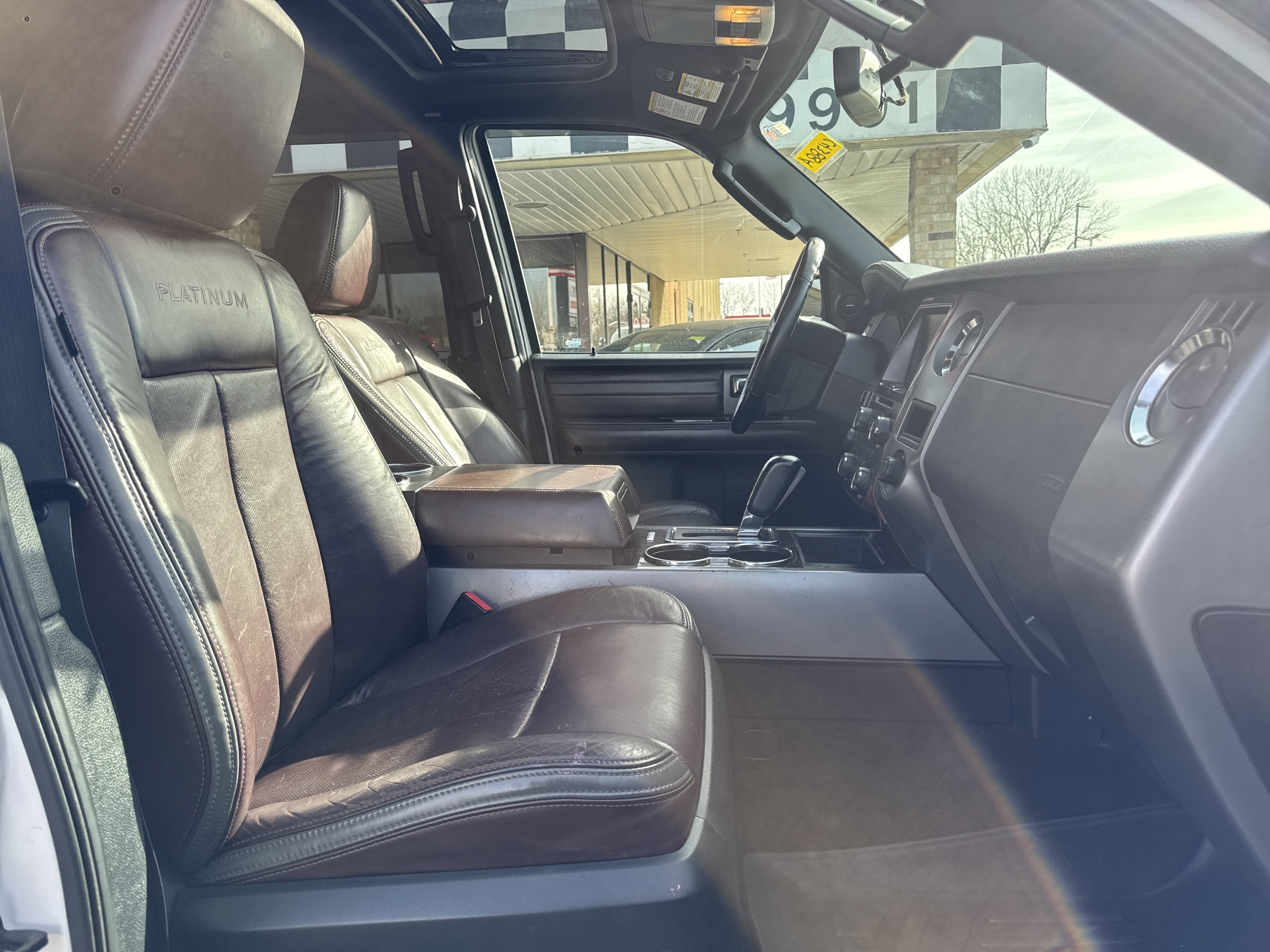 Used 2015 Ford Expedition EL Platinum image 27