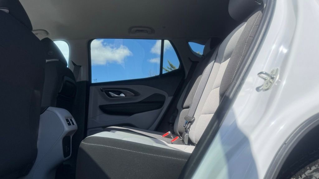 Used 2023 GMC Terrain SLE w/ Driver Convenience Package image 19