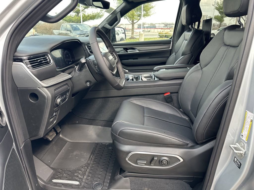 Used 2024 Jeep Wagoneer Series III w/ Rear Seat Video Group 1 image 26