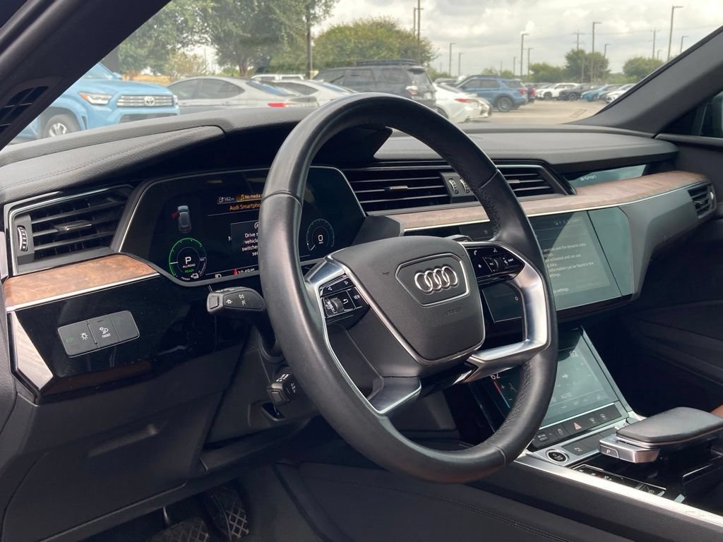Used 2022 Audi e-tron Premium AWD/4WD image 6
