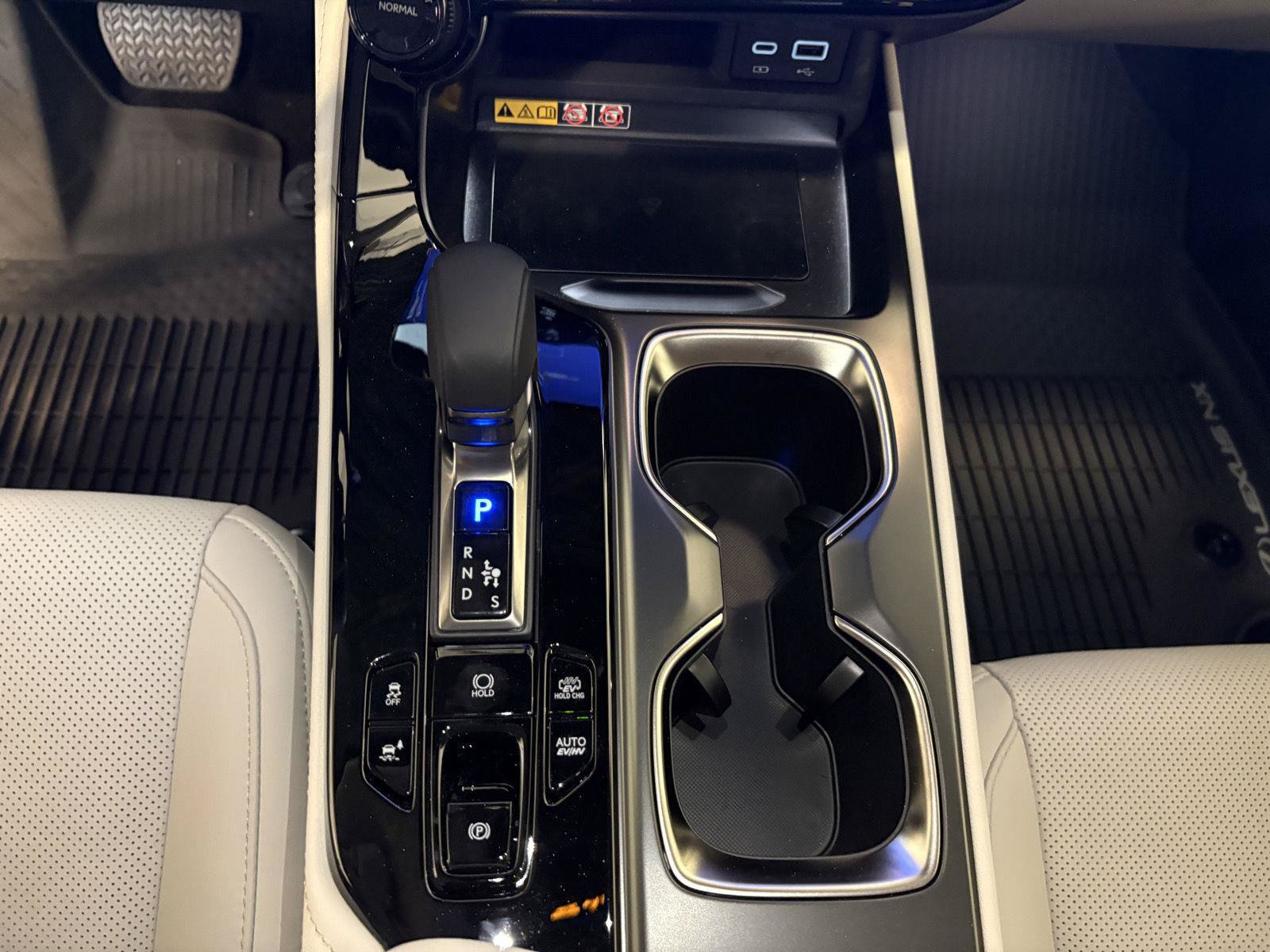 Used 2026 Lexus NX 450h+ AWD w/ Accessory Package (2T) image 22