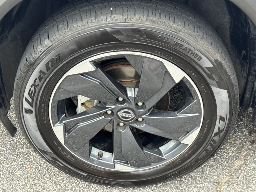 Certified 2025 Nissan Rogue SV AWD/4WD image 14