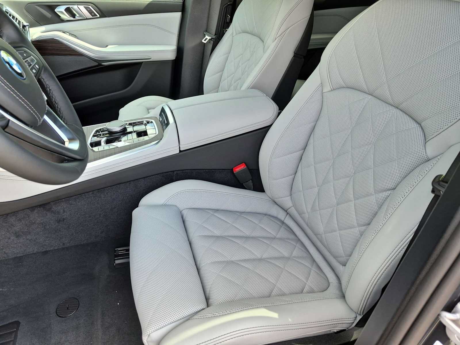 New 2026 BMW X5 xDrive50e AWD/4WD image 16