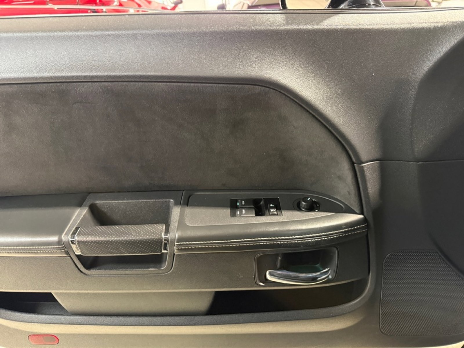 Used 2012 Dodge Challenger SRT8 w/ Premium Sound Group image 38