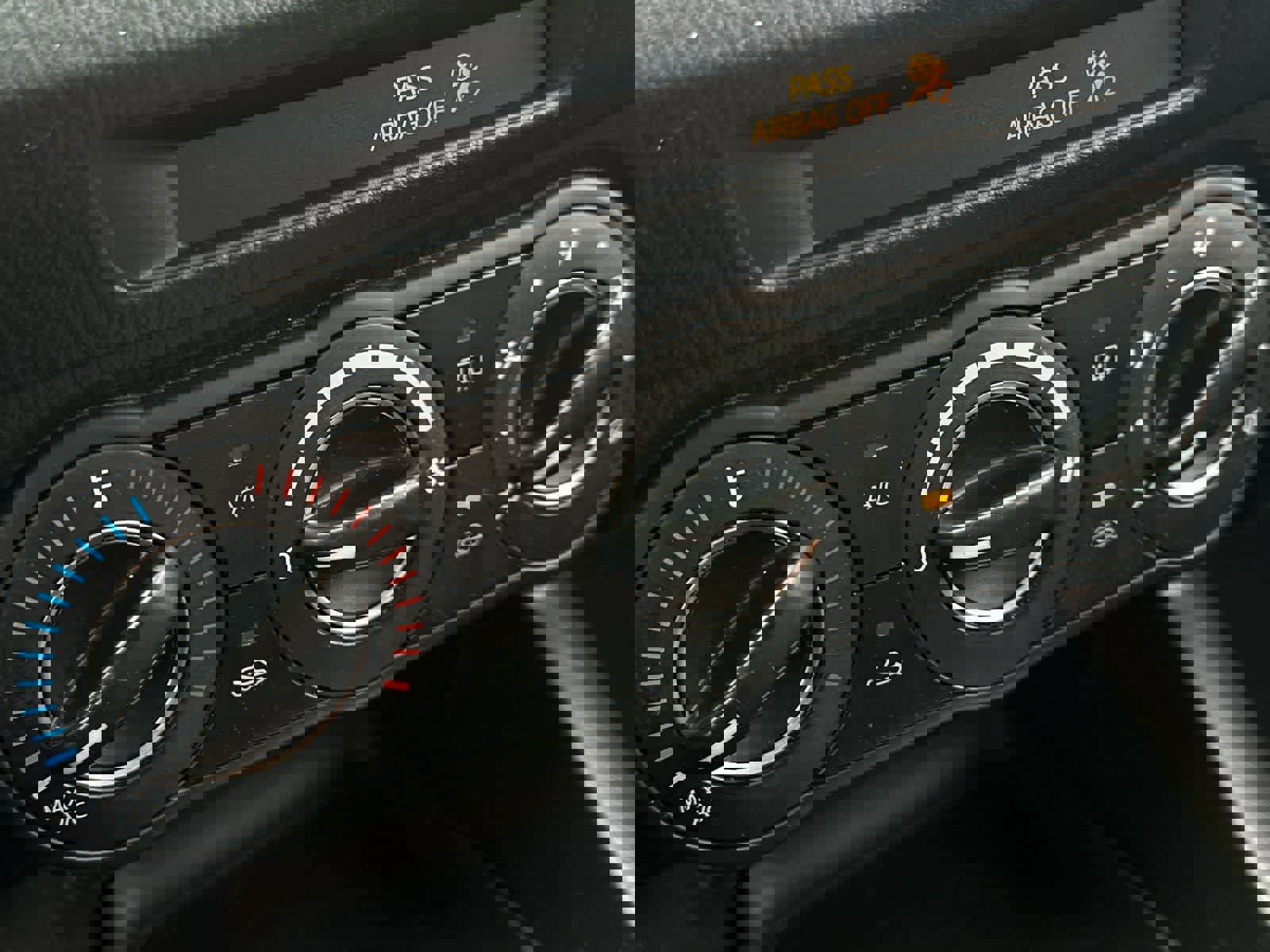 Used 2015 MAZDA MAZDA3 i Touring image 22