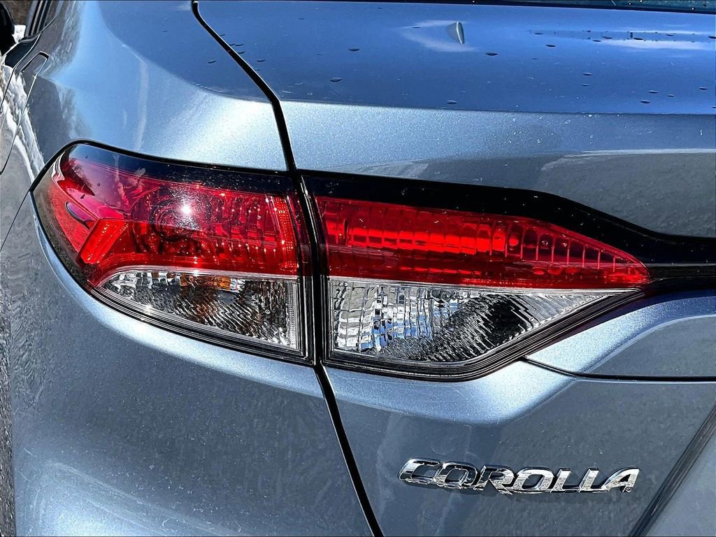 Used 2022 Toyota Corolla LE image 28