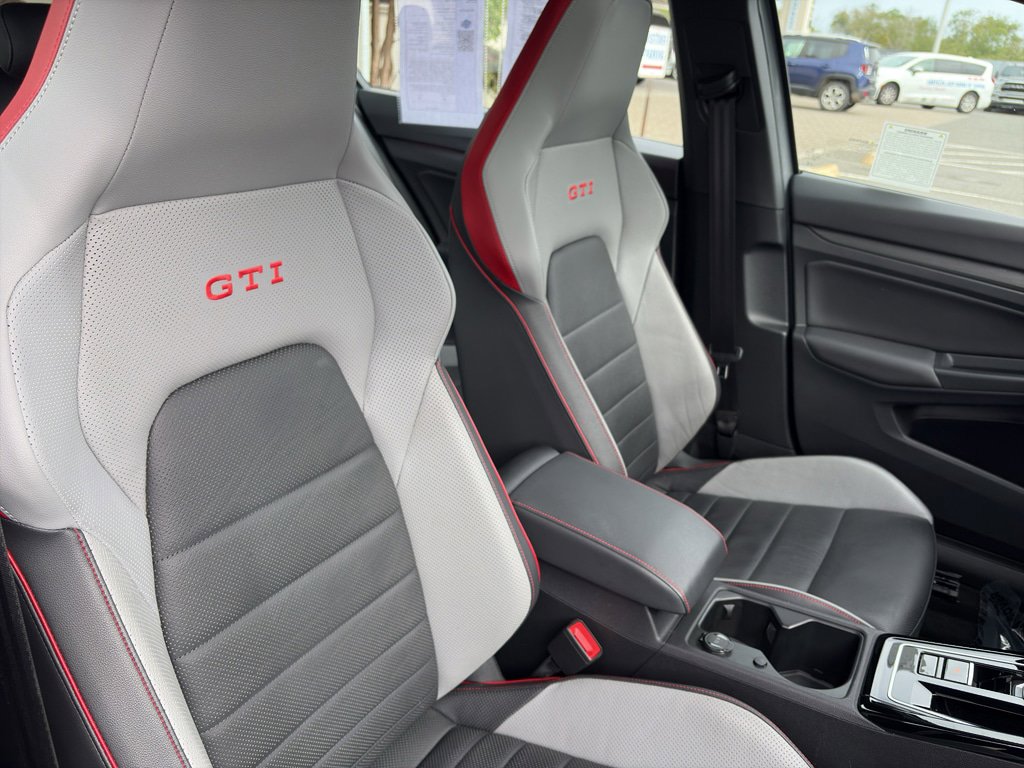 Used 2023 Volkswagen GTI SE FWD image 27