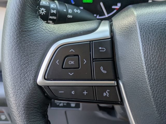 Used 2023 Toyota Sienna XLE FWD image 19