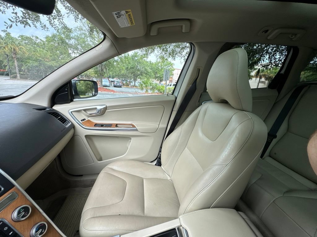 Used 2016 Volvo XC60 T5 Platinum FWD image 14