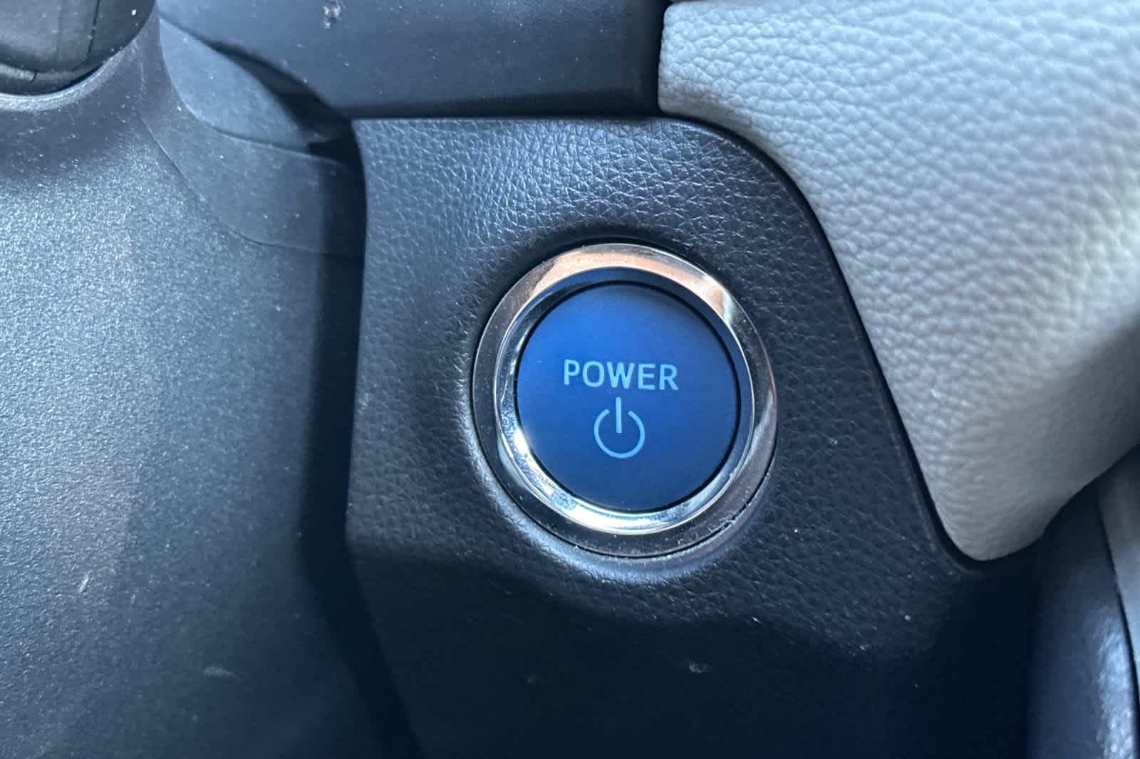Used 2021 Toyota RAV4 XLE w/ Convenience Package AWD/4WD image 22
