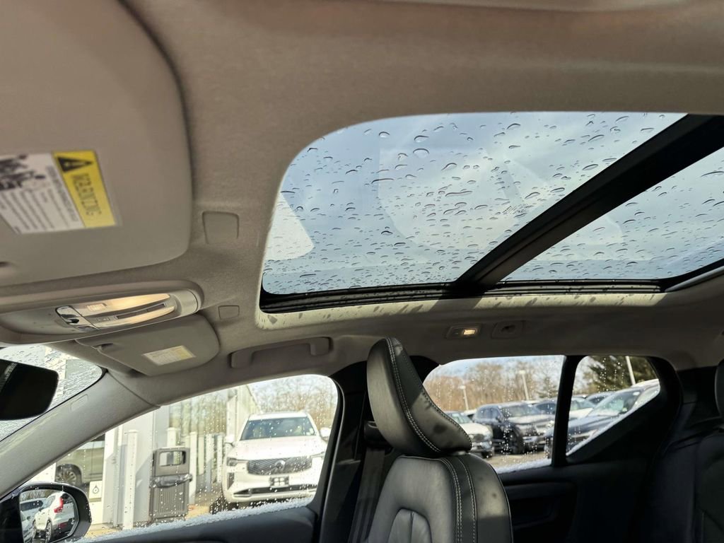 Certified 2023 Volvo XC40 B5 Plus w/ Climate Package image 17