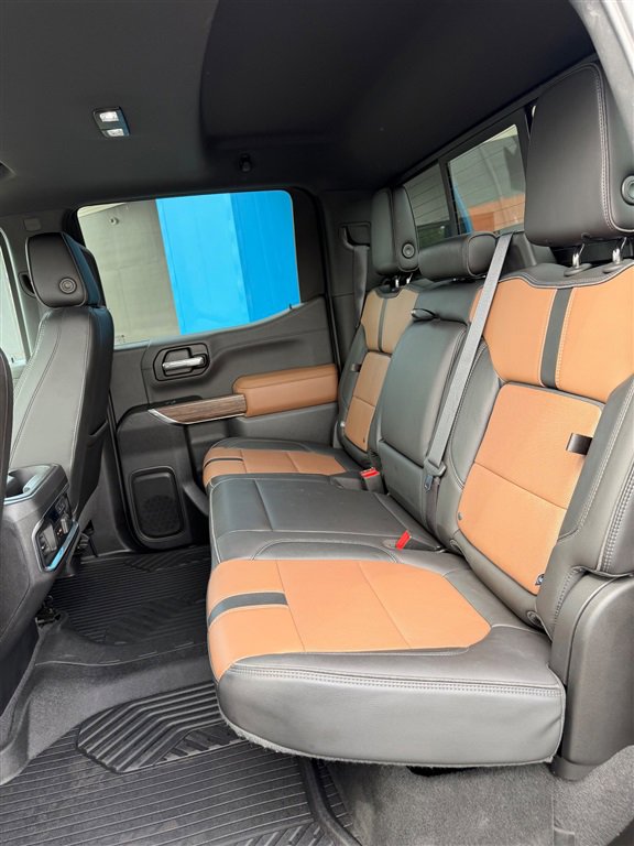 Used 2019 Chevrolet Silverado 1500 High Country w/ Technology Package AWD/4WD image 21