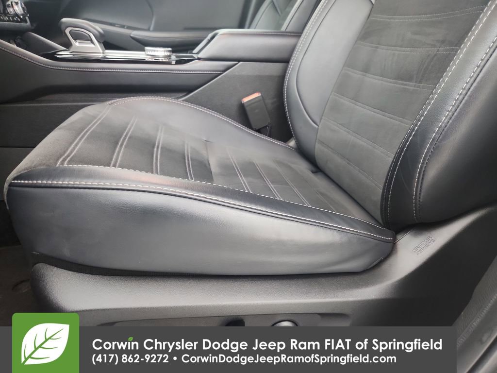 Used 2025 Mitsubishi Outlander SE image 20