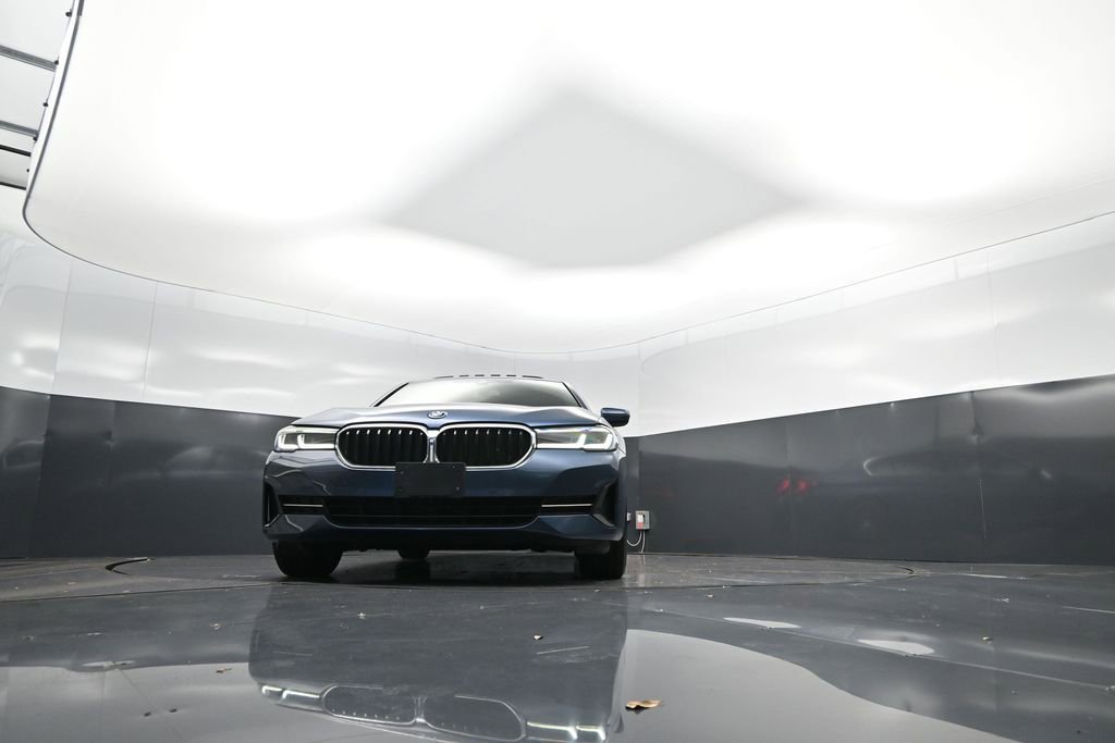 Used 2023 BMW 530e xDrive w/ Convenience Package image 45