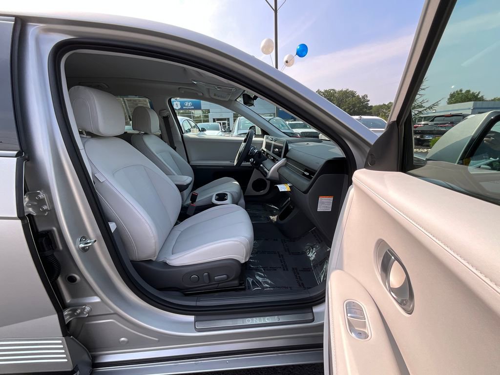 Used 2024 Hyundai Ioniq 5 Limited image 23