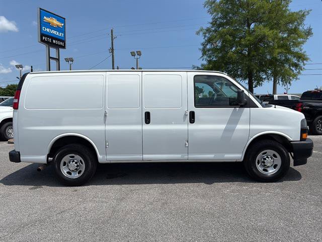 Used 2020 Chevrolet Express 2500 RWD image 4