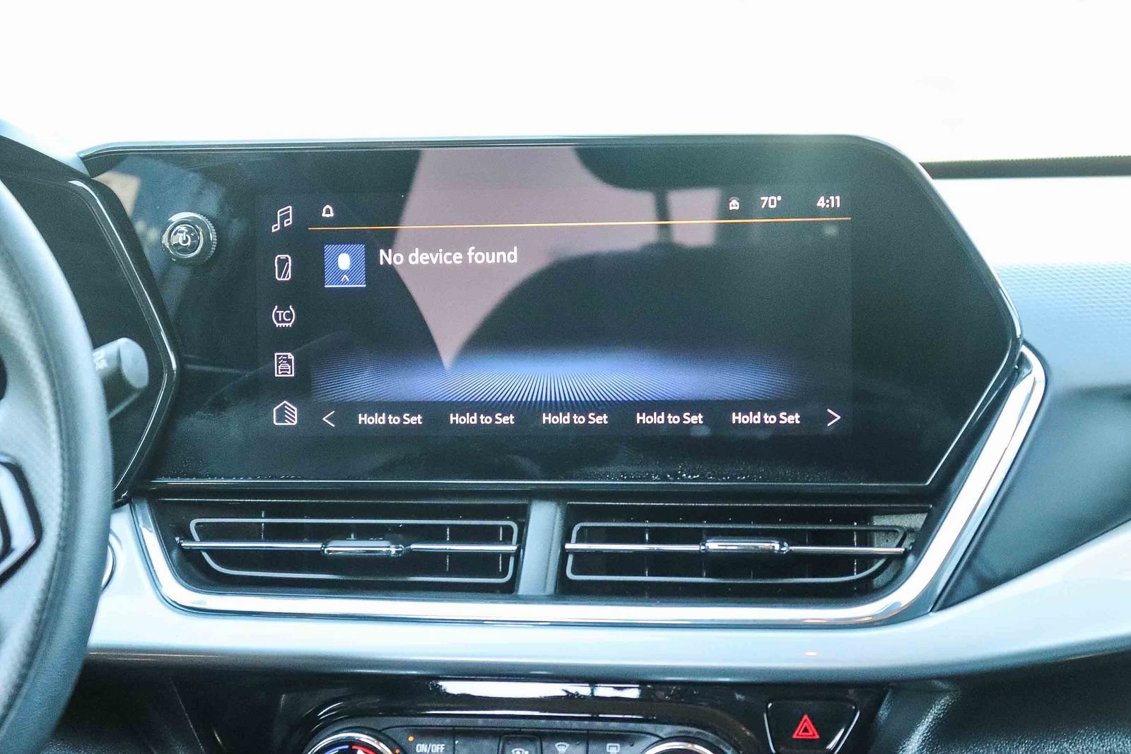 Used 2025 Chevrolet Trax LT FWD image 17