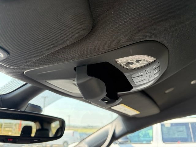 Used 2025 Chrysler Pacifica Select FWD image 14
