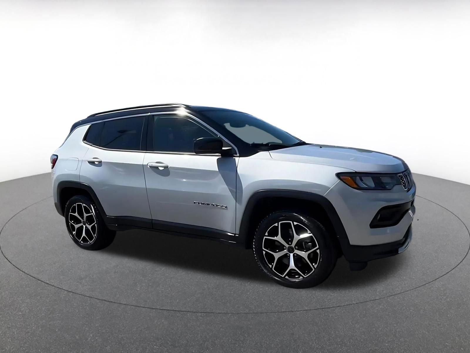 Used 2025 Jeep Compass Limited image 2