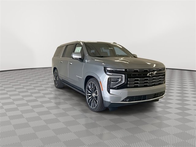 New 2026 Chevrolet Suburban High Country image 2