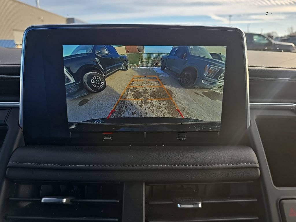 Used 2023 GMC Yukon XL SLE image 26