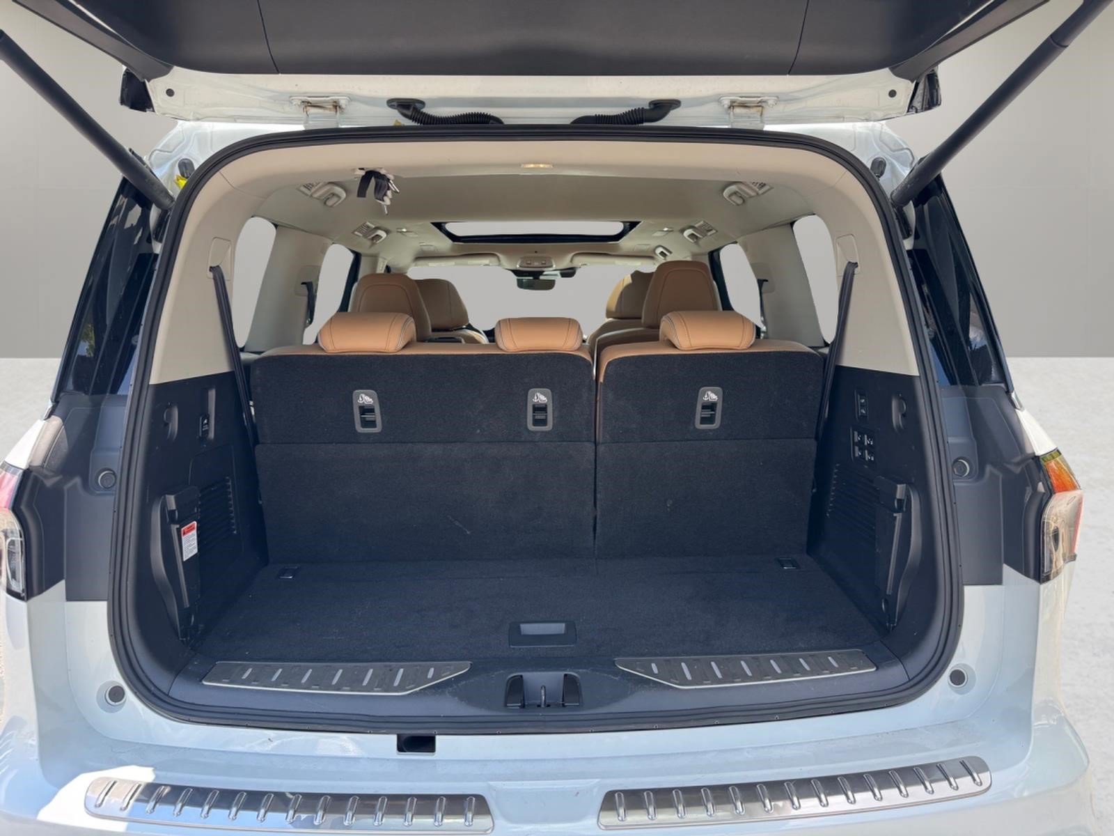 Certified 2025 INFINITI QX80 Sensory w/ Exterior Package AWD/4WD image 12
