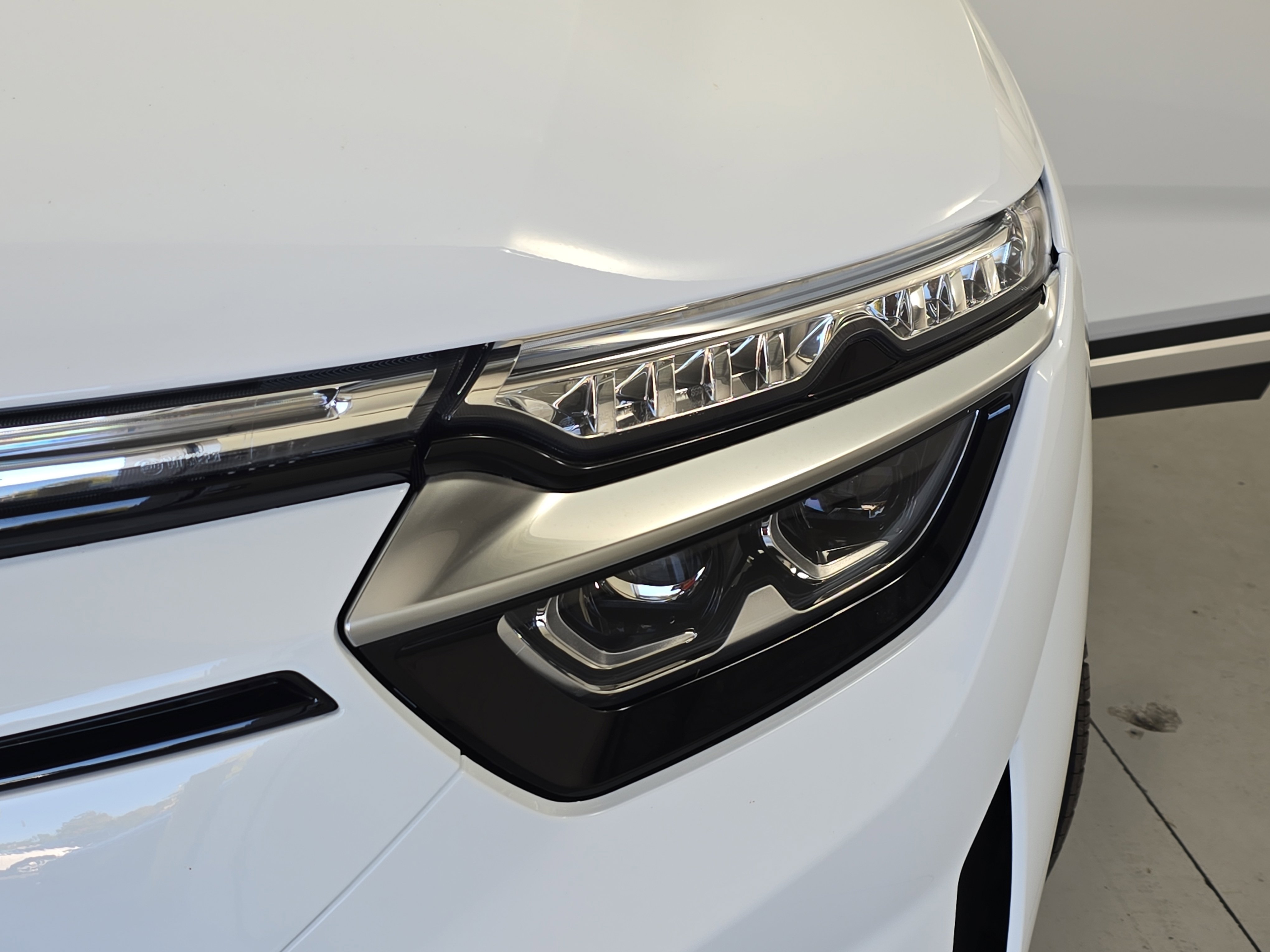 New 2025 VinFast VF 8 Plus image 27