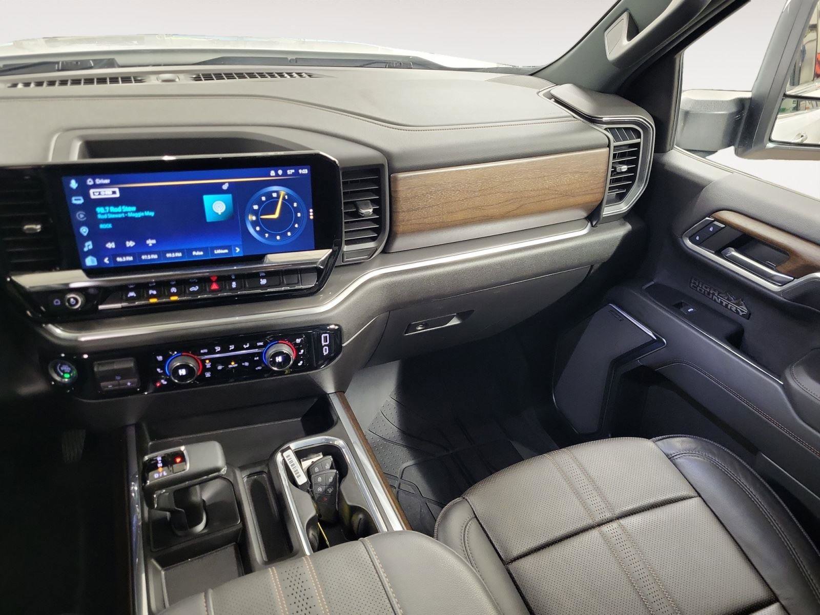 Used 2024 Chevrolet Silverado 1500 High Country w/ High Country Premium Package image 12