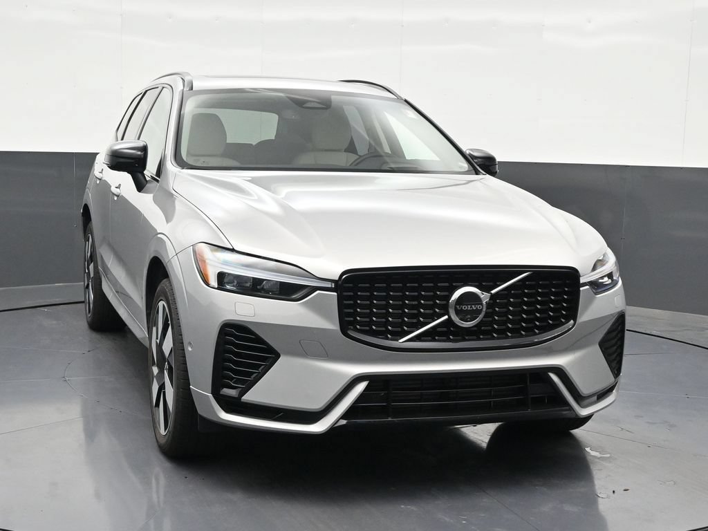 Used 2024 Volvo XC60 T8 Ultimate w/ Protection Package Premier AWD/4WD image 8