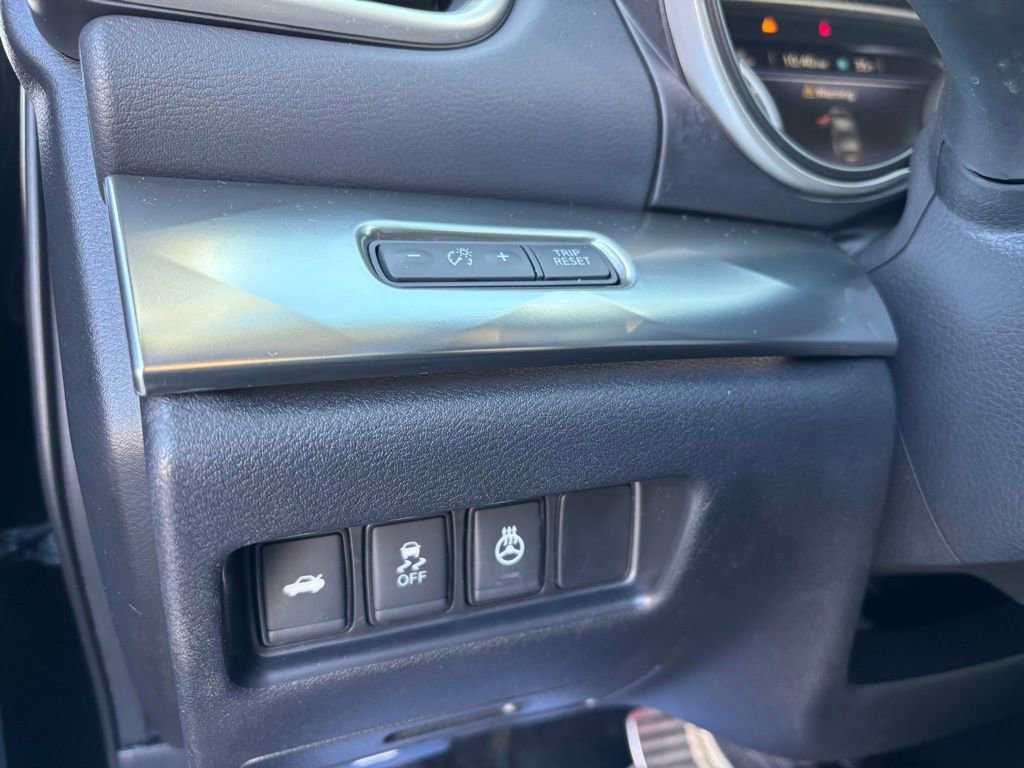 Used 2018 Nissan Maxima SR w/ Interior Lighting Package image 17