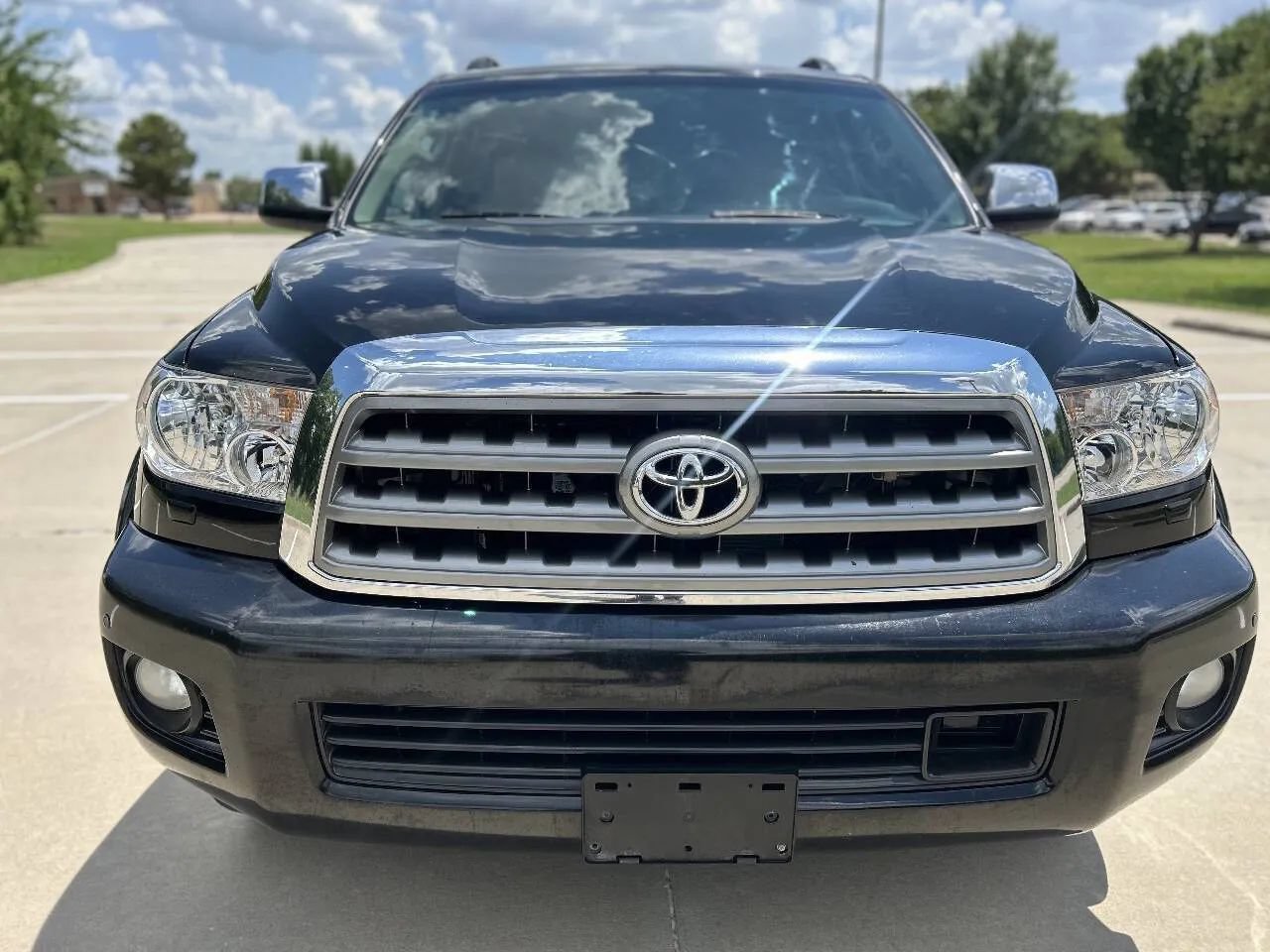 Used 2016 Toyota Sequoia Platinum RWD image 3
