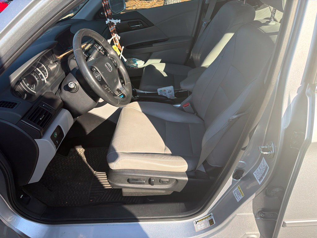 Used 2015 Honda Accord EX-L image 13