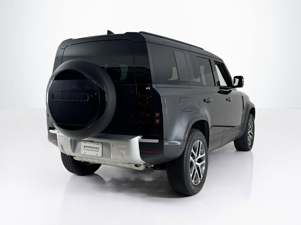 Used 2025 Land Rover Defender 110 S image 5