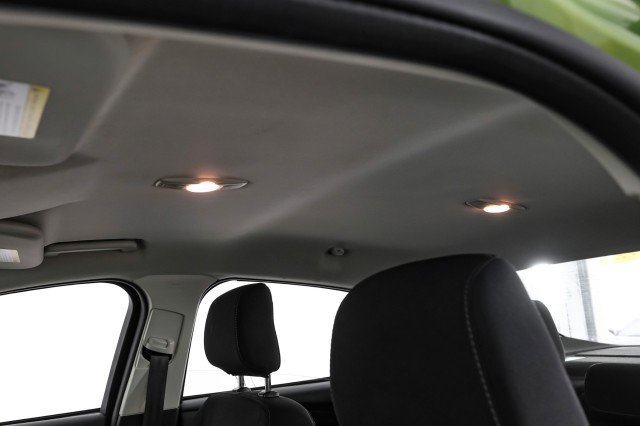 Used 2018 Ford Focus SE w/ SE Appearance Package image 27