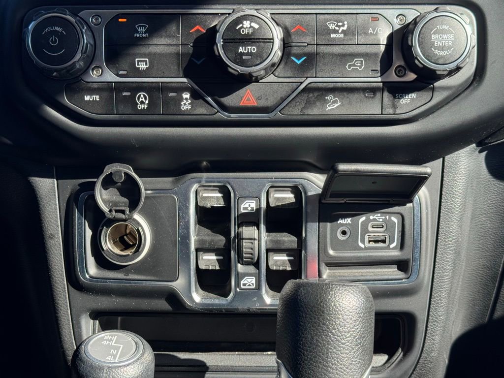 Used 2019 Jeep Wrangler Unlimited Sahara image 20