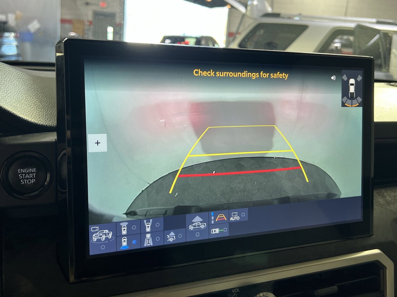 Used 2024 Toyota Tacoma Limited w/ Limited Package (LT) image 16