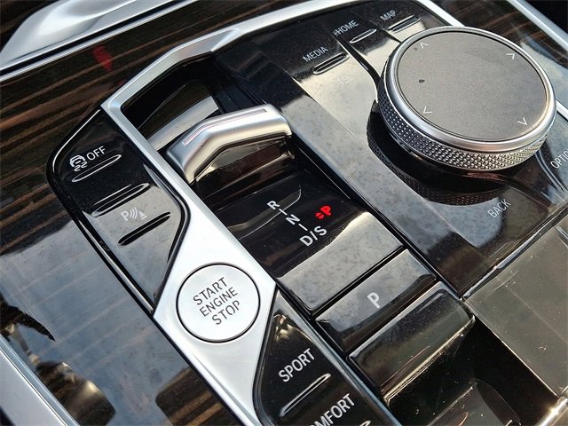 Used 2024 BMW X7 xDrive40i w/ Premium Package image 14