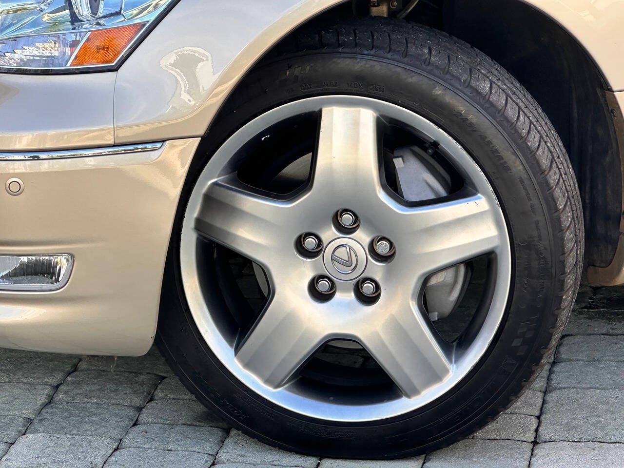 Used 2006 Lexus LS 430 RWD image 3