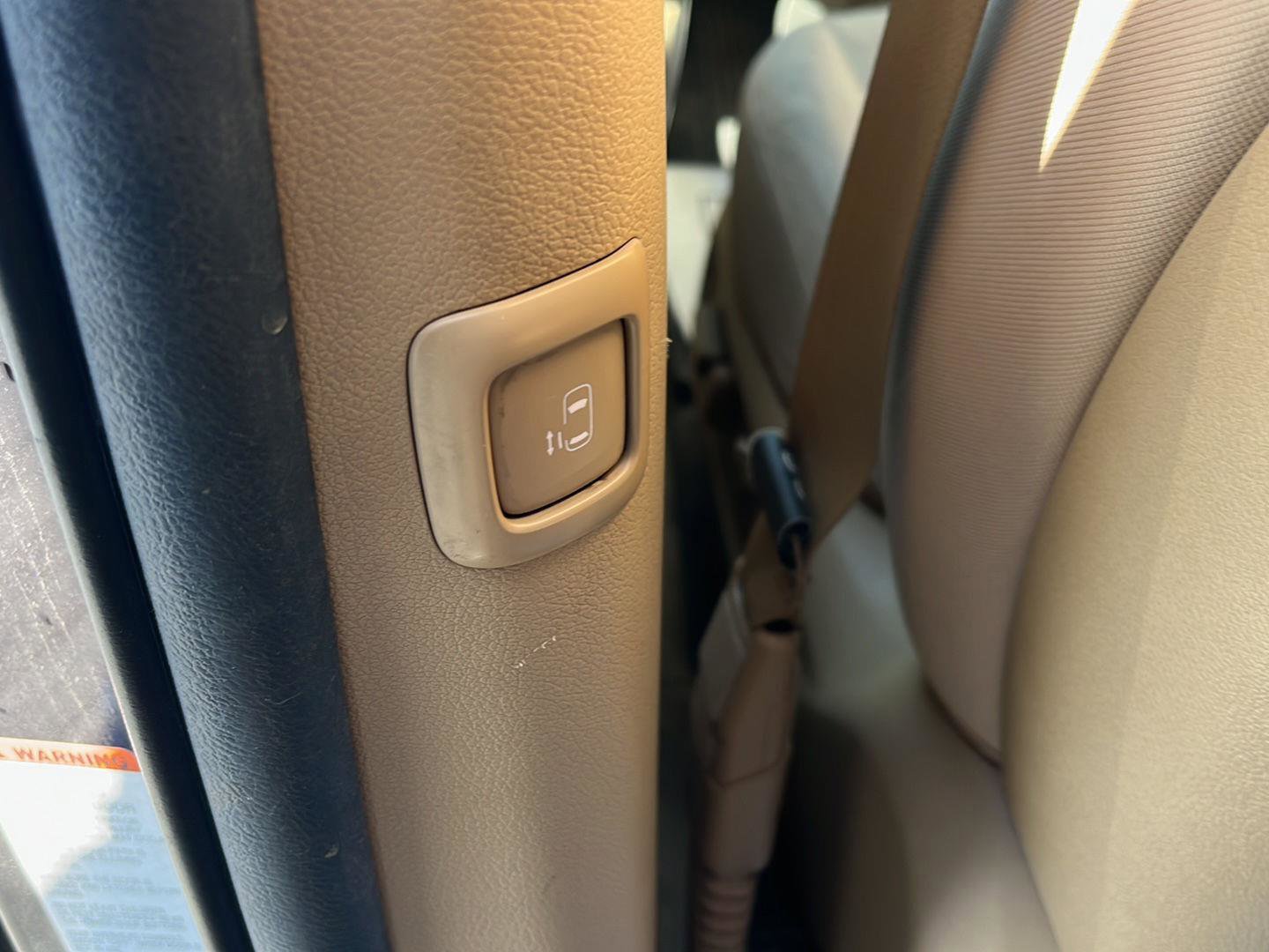 Used 2019 Kia Sedona LX FWD image 23
