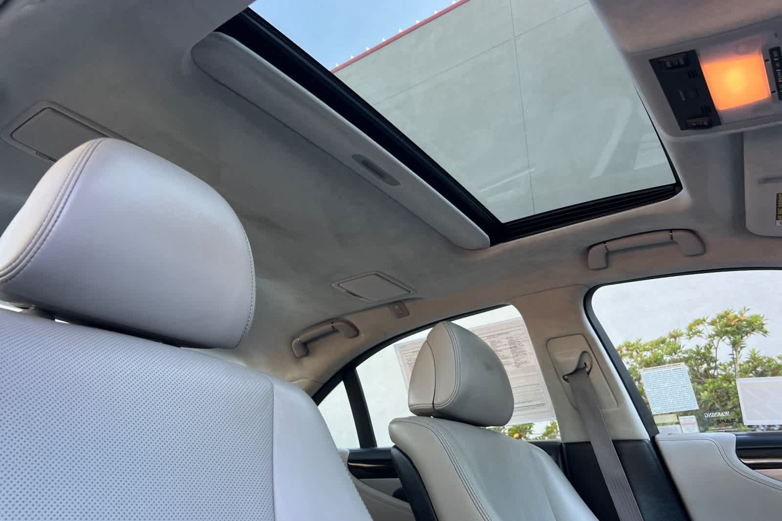 Used 2014 Lexus LS 460 w/ Comfort Package RWD image 17