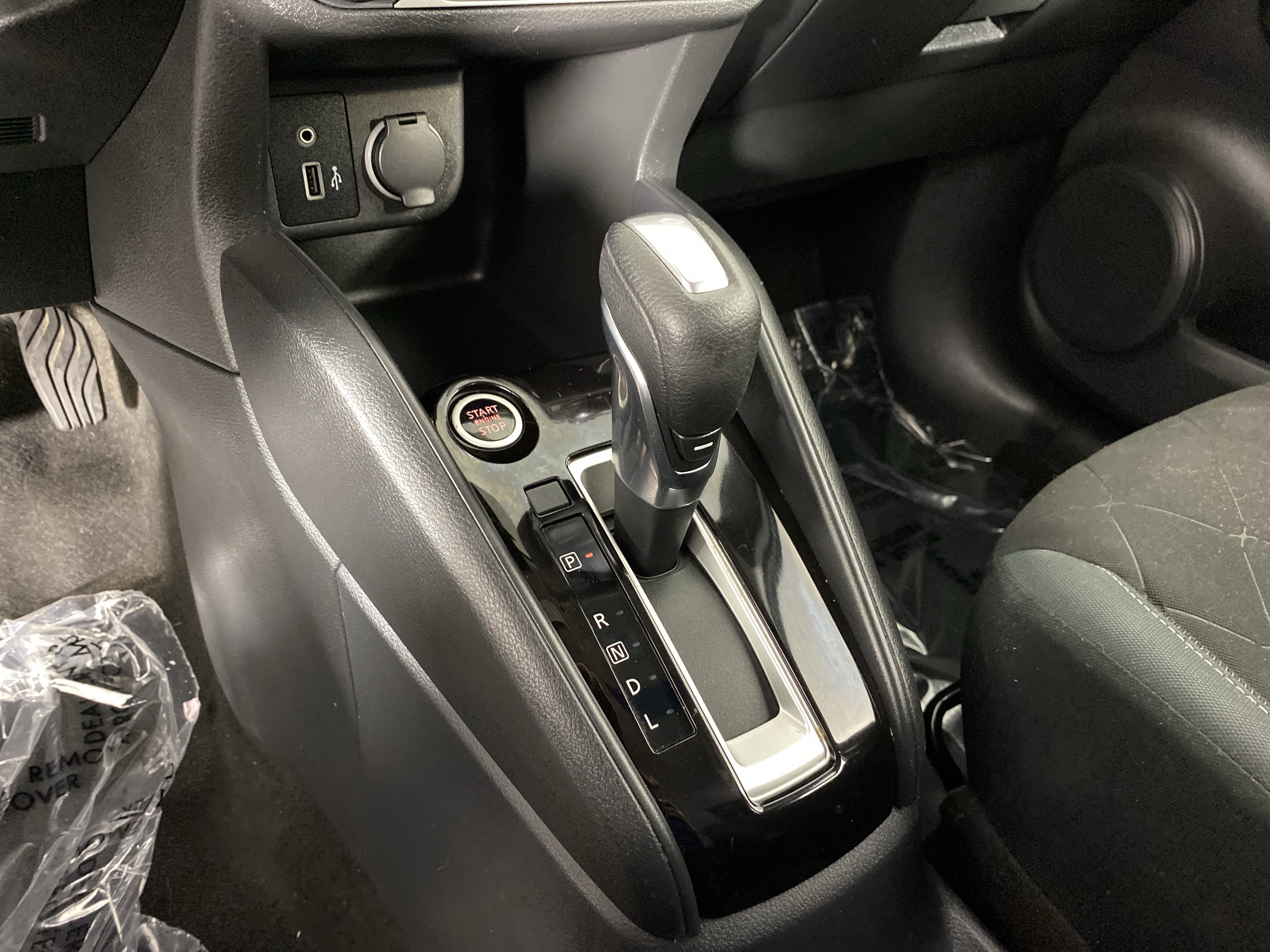Used 2020 Nissan Kicks S FWD image 29
