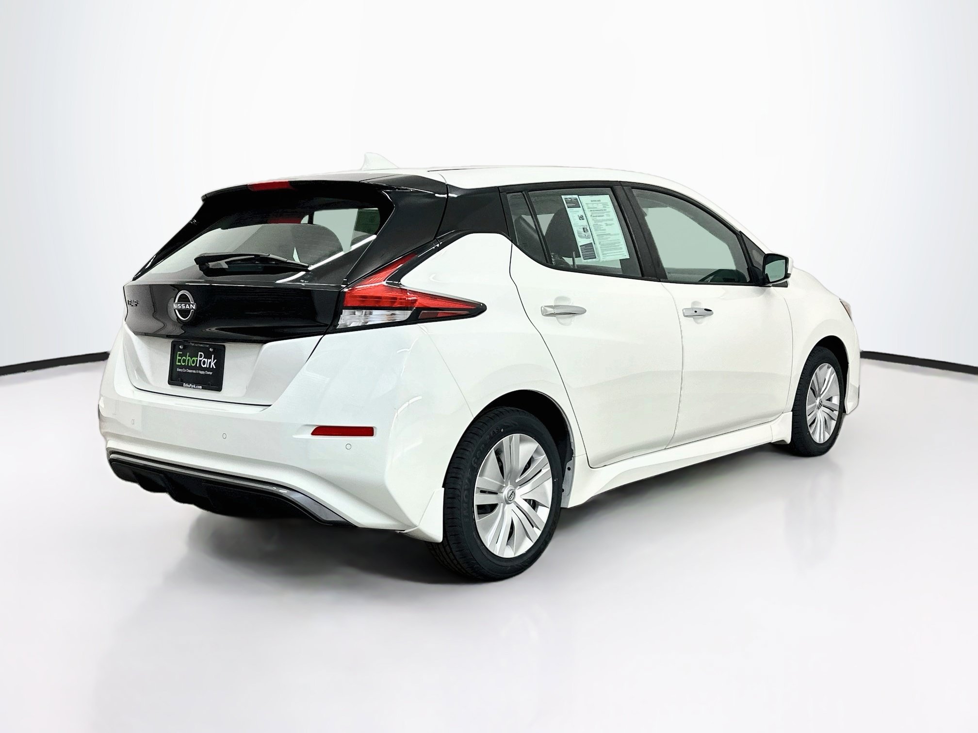 Used 2025 Nissan Leaf S FWD image 9