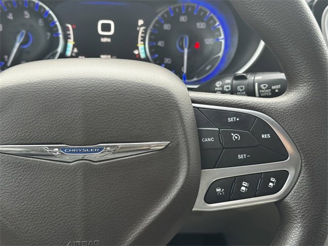 Certified 2021 Chrysler Pacifica Touring image 24