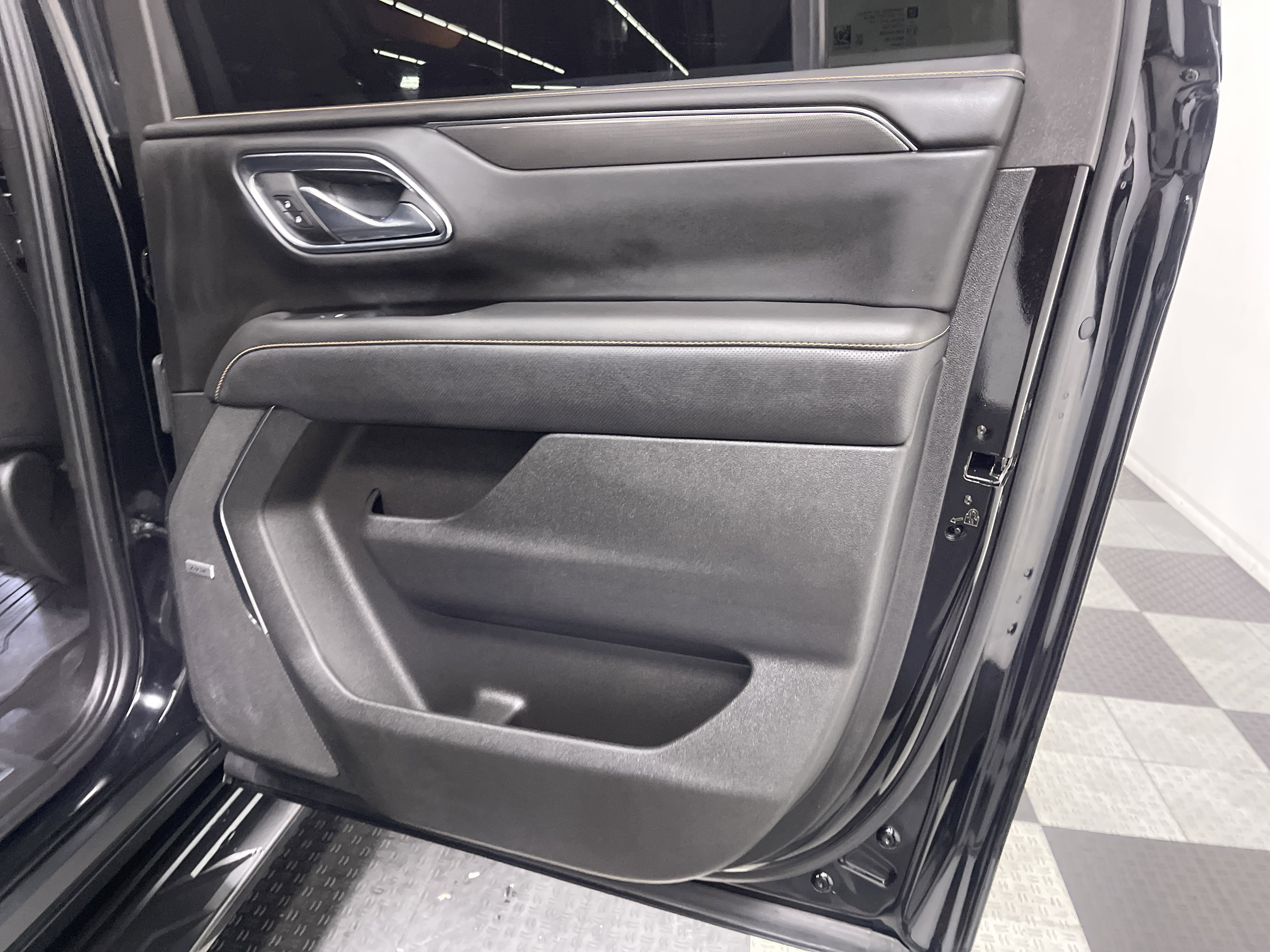 Used 2023 GMC Yukon XL AT4 w/ LPO, Floor Liner Package image 19