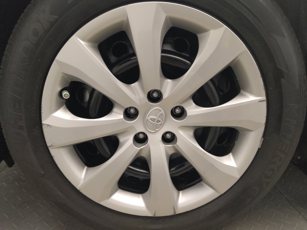 Used 2025 Toyota Corolla LE FWD image 31
